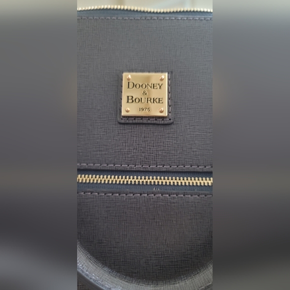 Dooney & Bourke purse - Picture 2 of 10